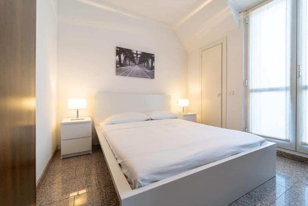 5 Giornate Apt Con Terrazzo E Garage Privato ميلان المظهر الخارجي الصورة